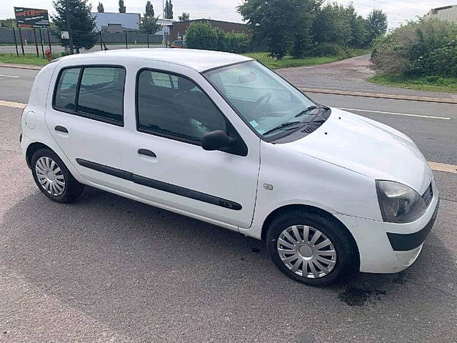 <h1>RENAULT CLIO II 2004</h1>