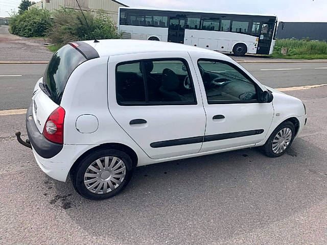 <h1>RENAULT CLIO II 2004</h1>